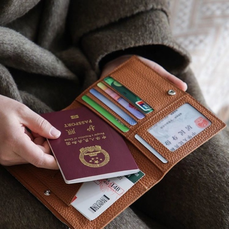 レザーパスポートホルダーカバーケース防水旅行クレジットカード - Men'S Accessories Case のレビューと価格