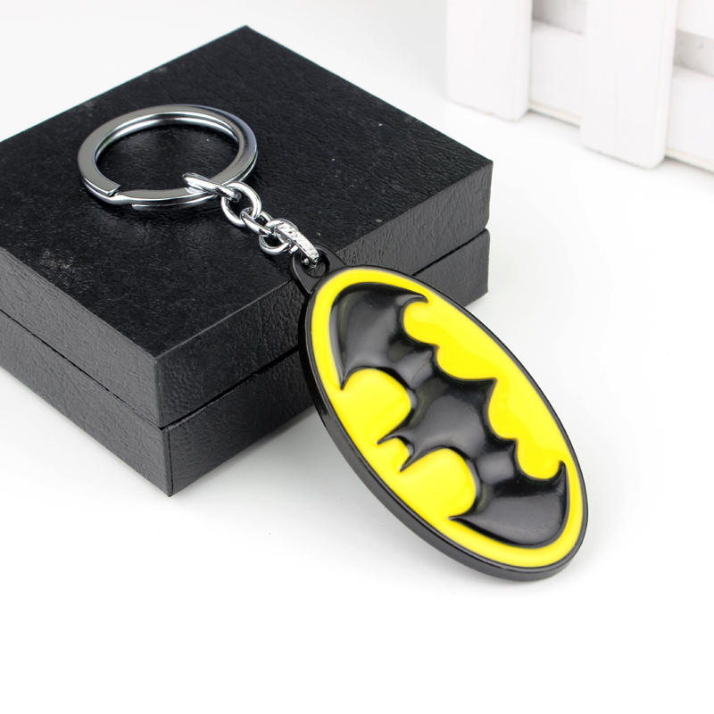 クリエイティブな黒と黄色の楕円形の金属製キーホルダー、バット - Men Accessories Chain のレビューと価格