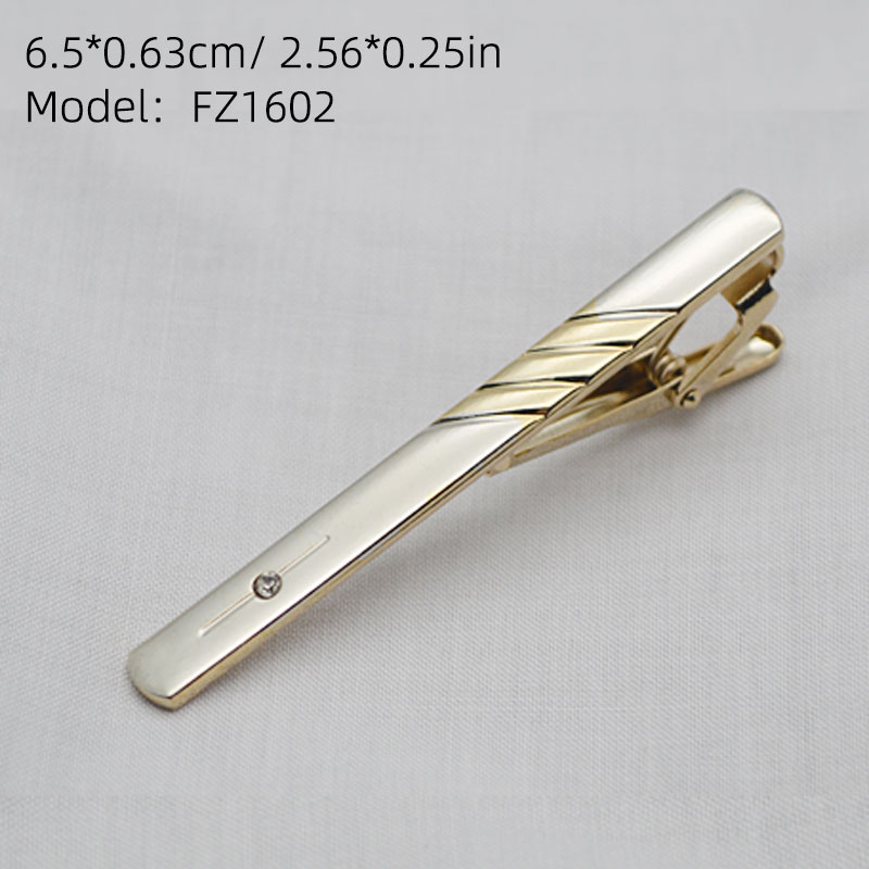 ラインストーン付きのゴールドとシルバーのメンズタイクリップ1 - Men'S Accessories Fashion のレビューと価格
