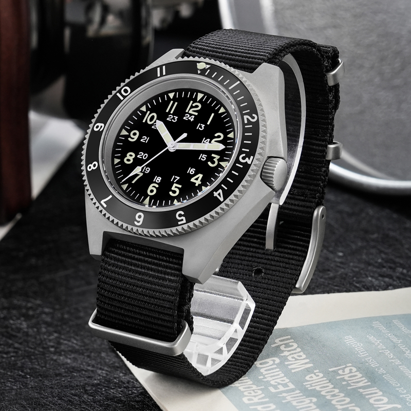 Watchdives WD1972 クォーツ時計サファイア夜 - Men'S Accessories Fashion のレビューと価格