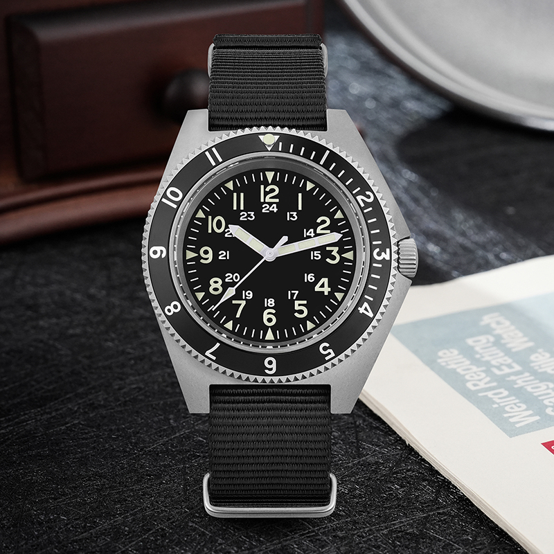 Watchdives WD1972 クォーツ時計サファイア夜 - Men'S Accessories Fashion のレビューと価格